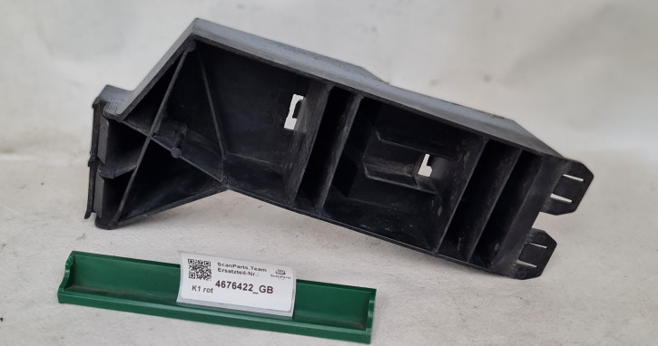 RETAINER BUMPER FRONT RIGHT 9-3