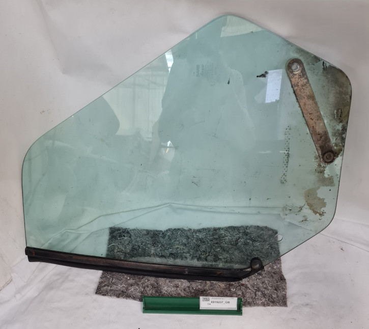 REAR SIDE WINDOW LEFT 900 CV