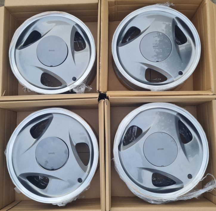 SAAB 900 TWOTONE COMMEMORATIVE EDITION RIM KIT REMANUFACTURED