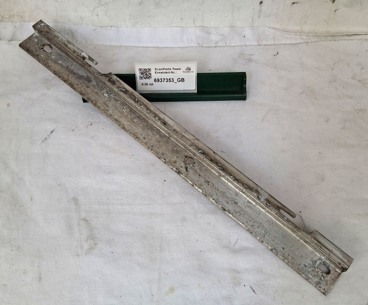 ATTACHIUNG FITTING REAR RIGHT 900