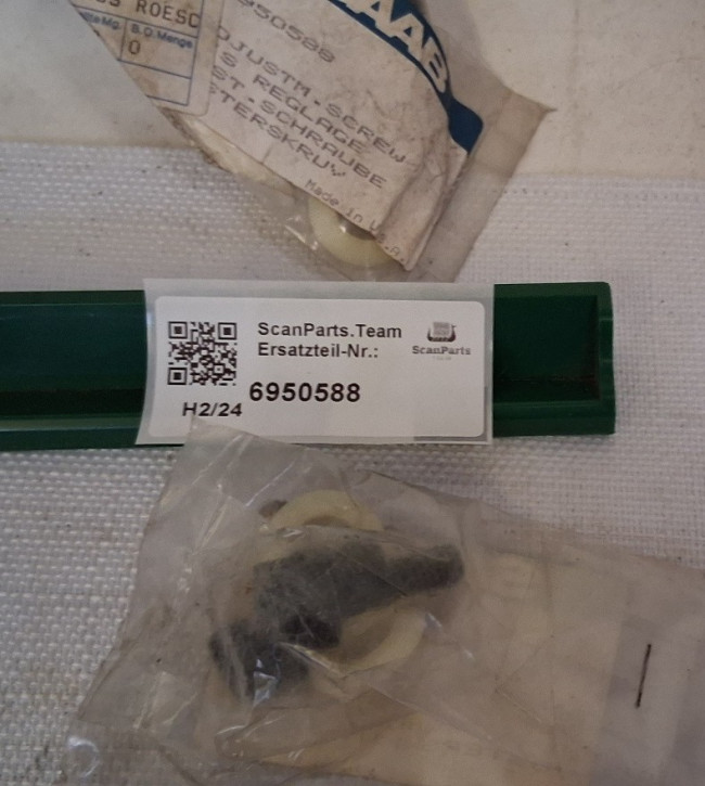 Adjustment Screw 900 CV