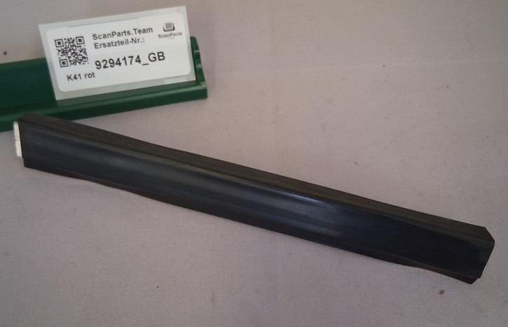 Tailgate Trim Strip Left 900