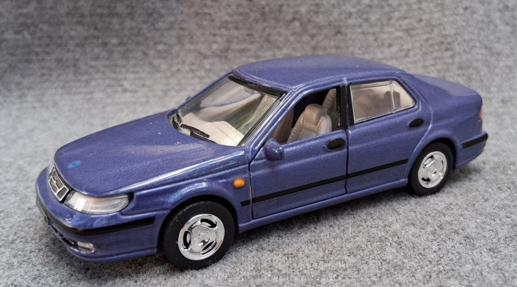 HONGWELL MODEL 9-5 SEDAN BLUE