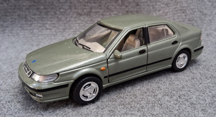 HONGWELL MODEL 9-5 SEDAN GREEN SILVER
