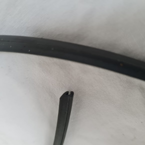 Rubber between grill/fender 1965-1980