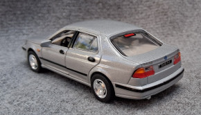 HONGWELL MODEL 9-5 SEDAN SILVER
