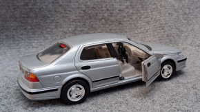 HONGWELL MODEL 9-5 SEDAN SILVER