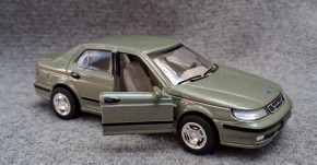HONGWELL MODEL 9-5 SEDAN GREEN SILVER