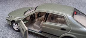 HONGWELL MODEL 9-5 SEDAN GREEN SILVER