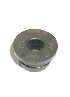Sealing rubber between brake master cylinder and reservoir 1970-1980