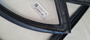 WINDSHIELD RUBBER WEATHERSTRIP 900